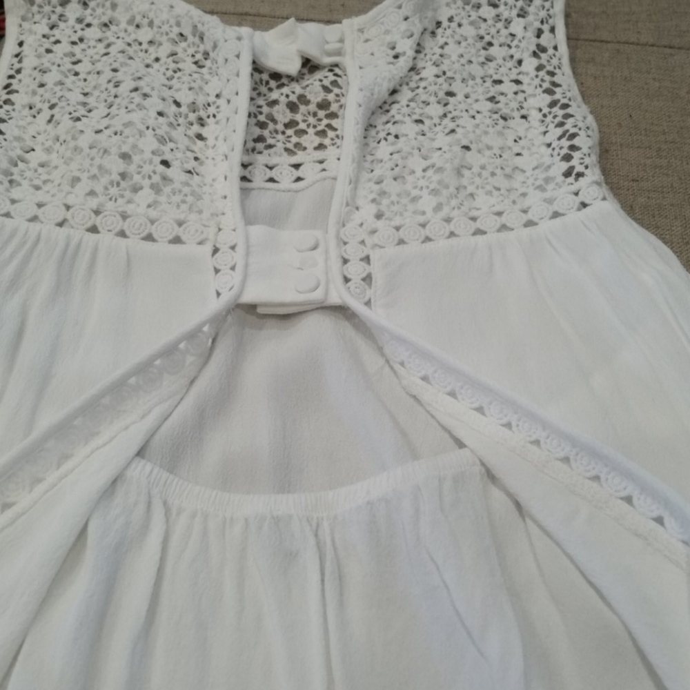GUC Market & Spruce White Top Size Small - Picture 3 of 7